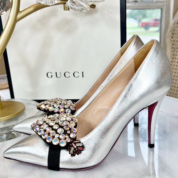 Gucci “Virginia Heart 95 mm Heart” Silver Leather Pumps - Picture 4 of 12